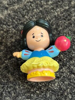 Fisher-Price Little People Disney Princess Snow White Apple Figure